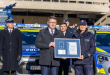 72 nowe hybrydowe radiowozy dla śląskiej Policji!